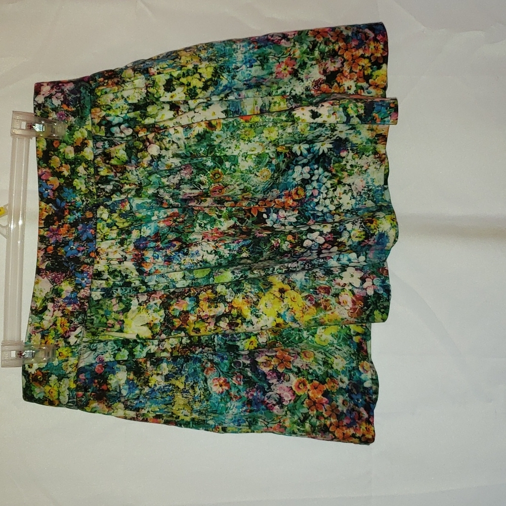 Zara Woman Floral Skirt M
